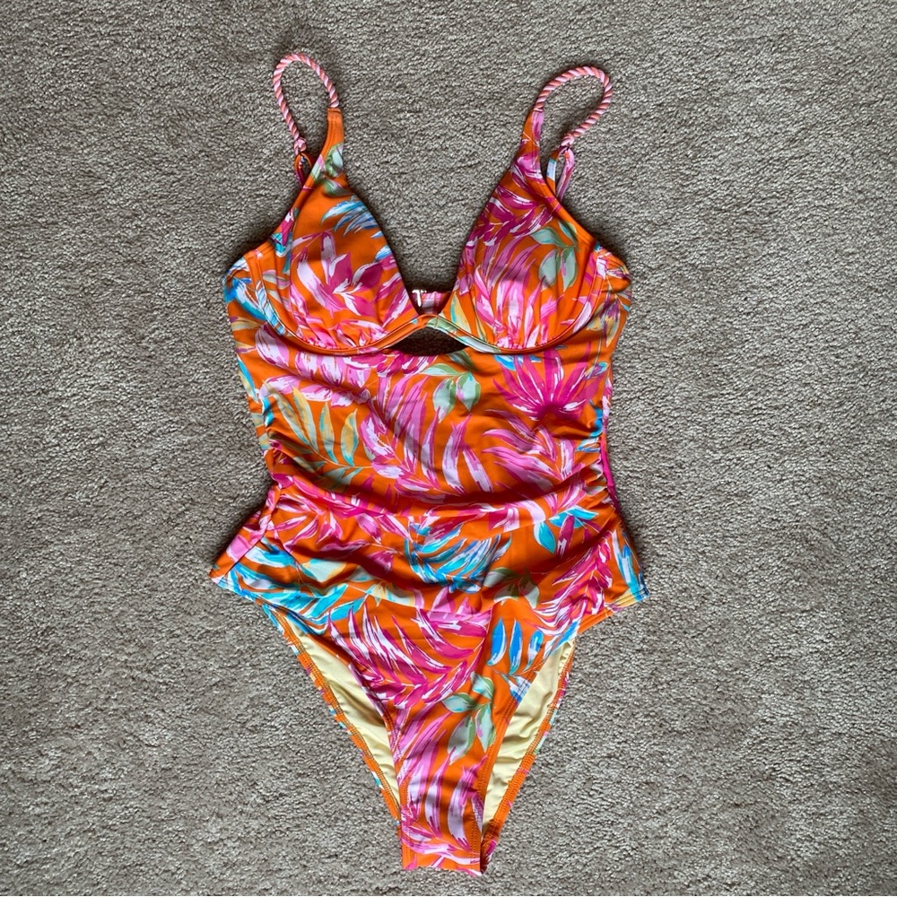 CUPSHE Heat of the Moment Tummy Control One-Piece Swimsuit